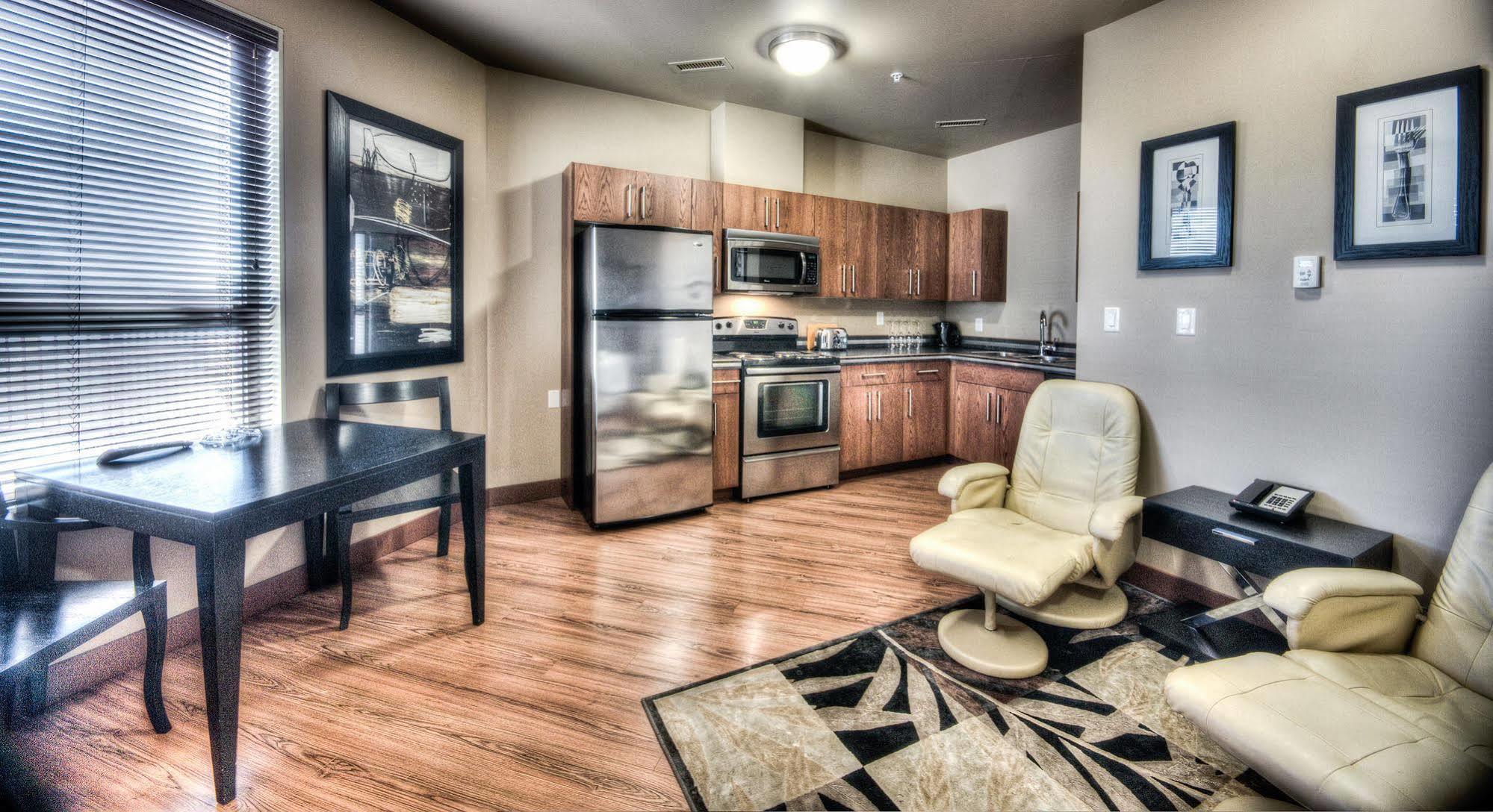 Grand Inn & Residence- Grande Prairie Esterno foto